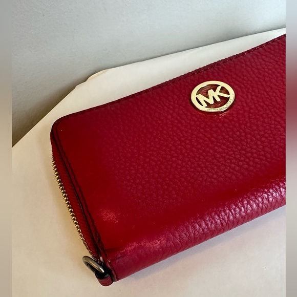 MICHAEL KORS  LARGE WALLET WRISTLET PHONE CASE FULTON RED LEATHER - Picture 3 of 5